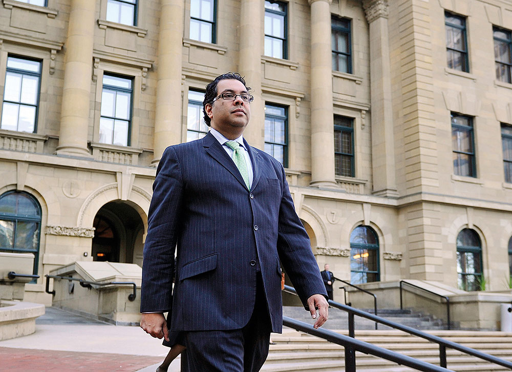 La salida de su primera reunión con el primer ministro de Alberta, tras ser elegido alcalde en 2010.