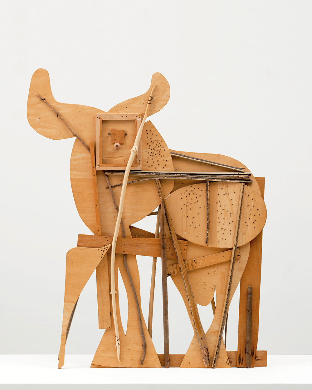 Toro. Escultura de madera donada por Jacqueline Roque, última esposa de Picasso al MoMA de Nueva York por su compromiso con la obra del artista.