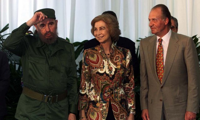 El Rey Juan Carlos y la Reina Sofía en La Habana. Reuters