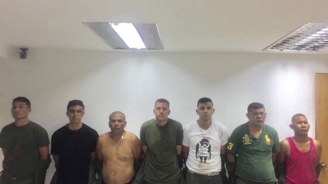 Los siete detenidos tras la sublevación en el Fuerte Paramacay, en Venezuela (@VillegasPoljakE)