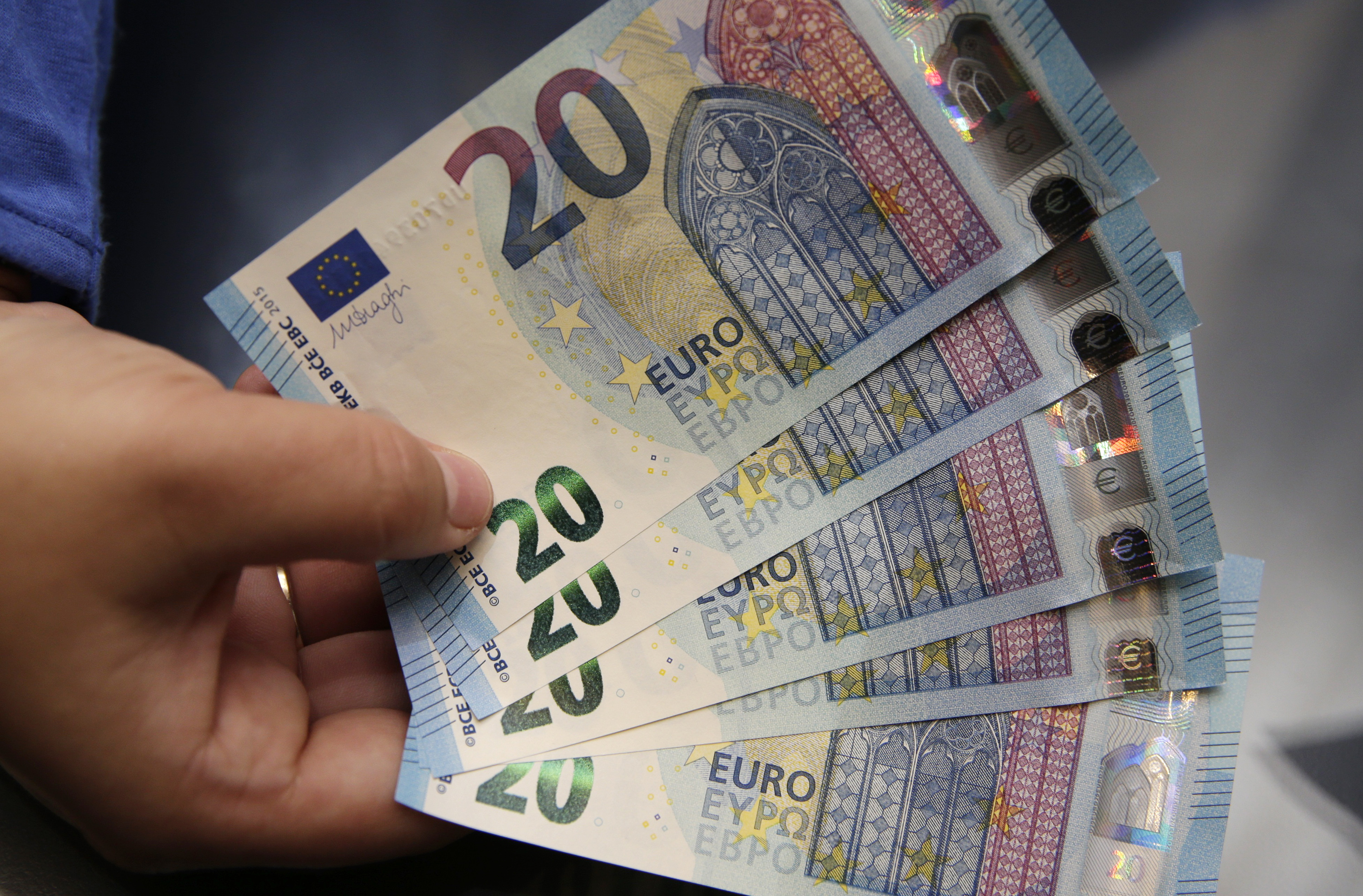 El nuevo billete de 10 euros es más difícil de falsificar que el anterior