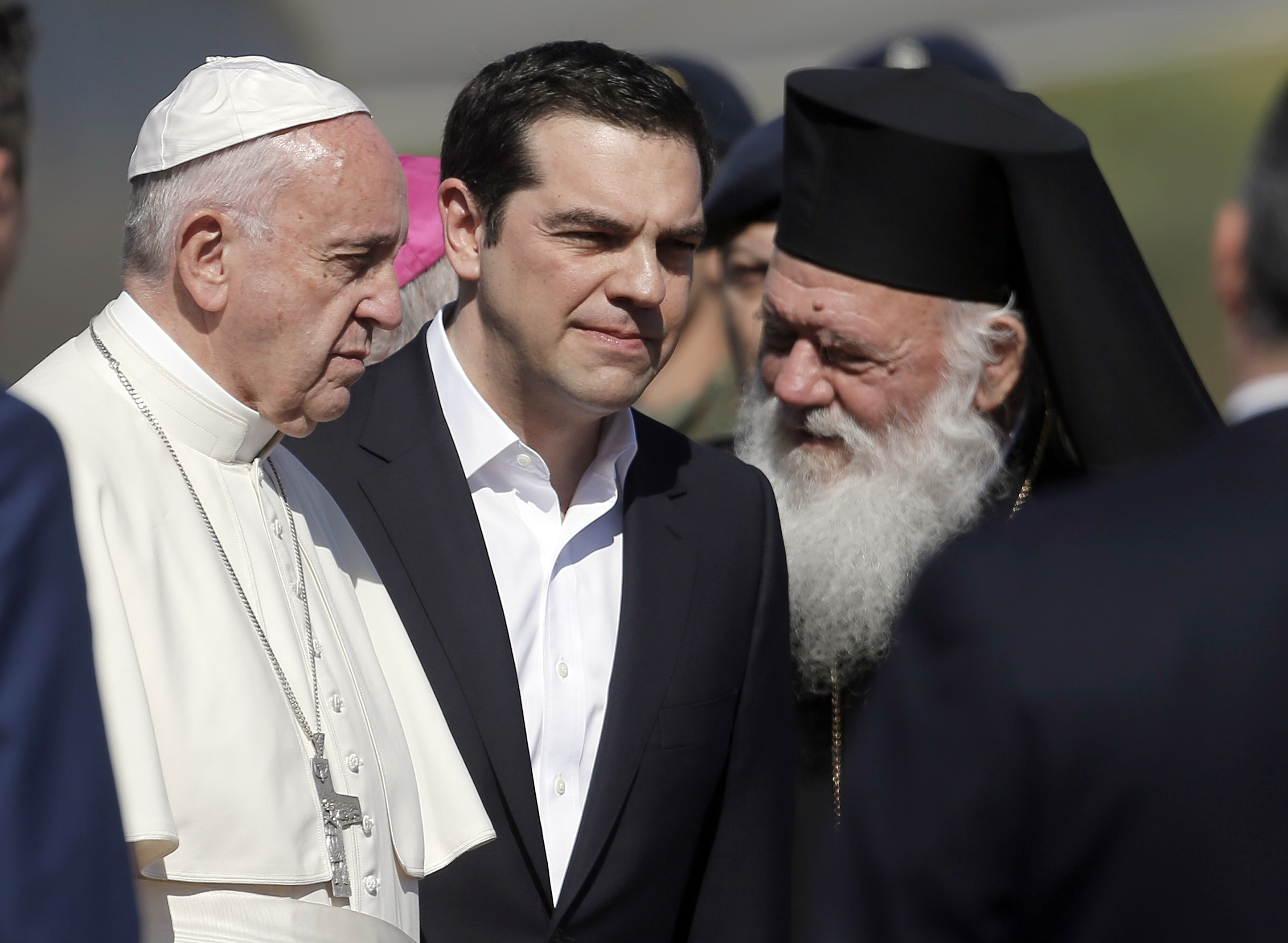 El Papa Francisco a su llegada a Lesbos FOTO: Reuters