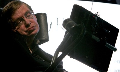 Stephen Hawking es mundialmente conocido por sus conceptos sobre los agujeros negros y por sus predicciones sobre la existencia de extraterrestres