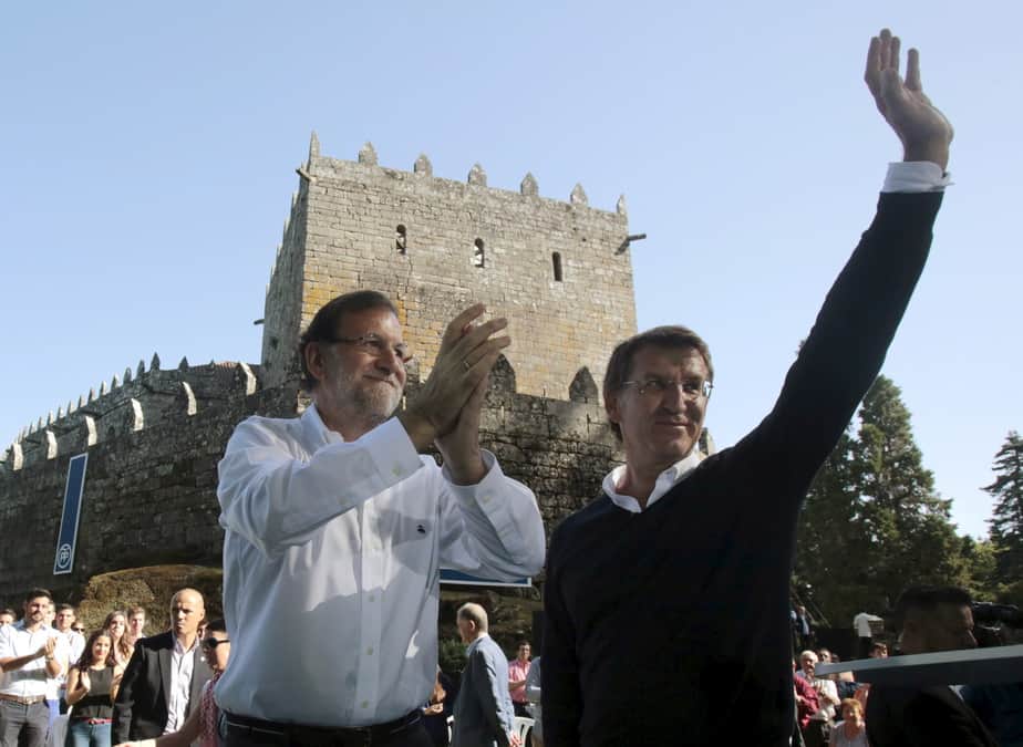 Rajoy junto a Feijóo. FOTO: Reuters