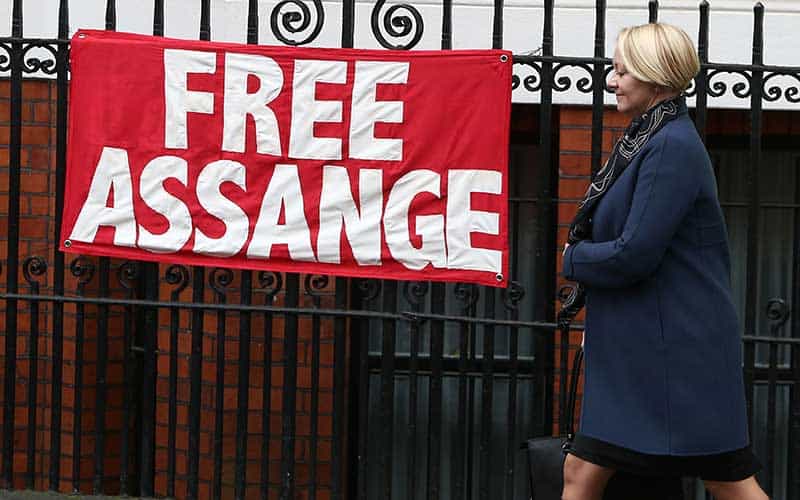 Fiscal Ingrid Isgren luego del interrogatorio a Julian Assange