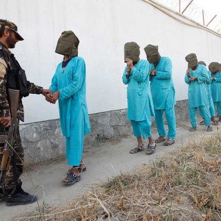 talibanes detenidos en Afganistán