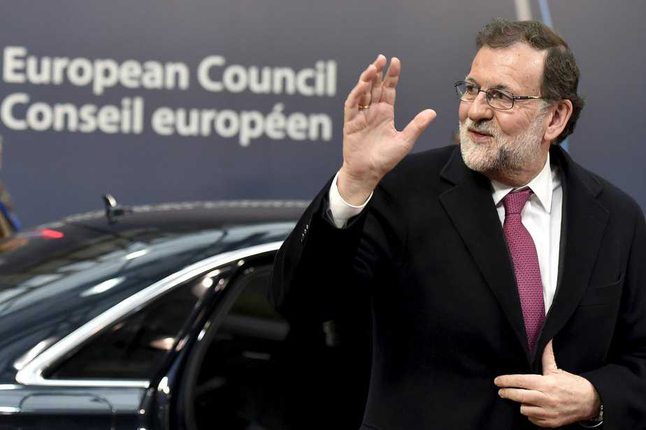 Spain's Prime Minister Mariano Rajoy arrives at a European Union leaders summit addressing the talks about the so-called Brexit and the migrants crisis in Brussels, Belgium February 18, 2016. REUTERS/Eric Vidal