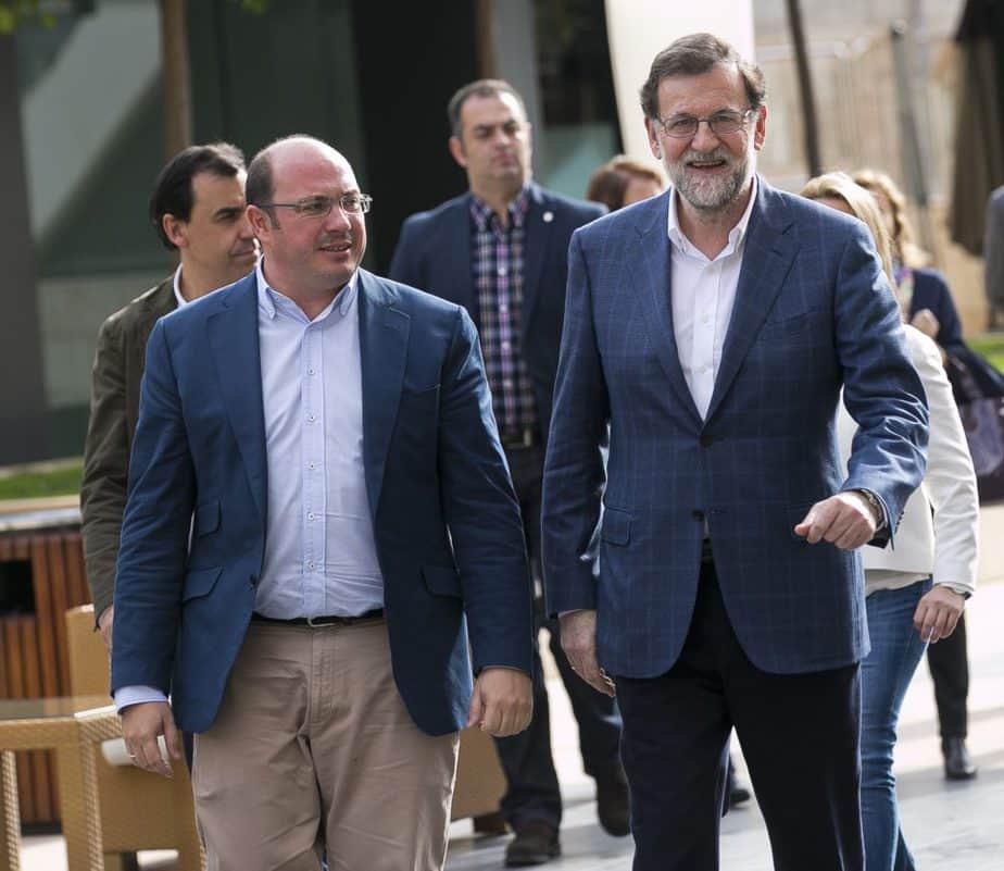 El presidente de Murcia junto al jefe del Ejecutivo central, Mariano Rajoy. FOTO: Flickr PP