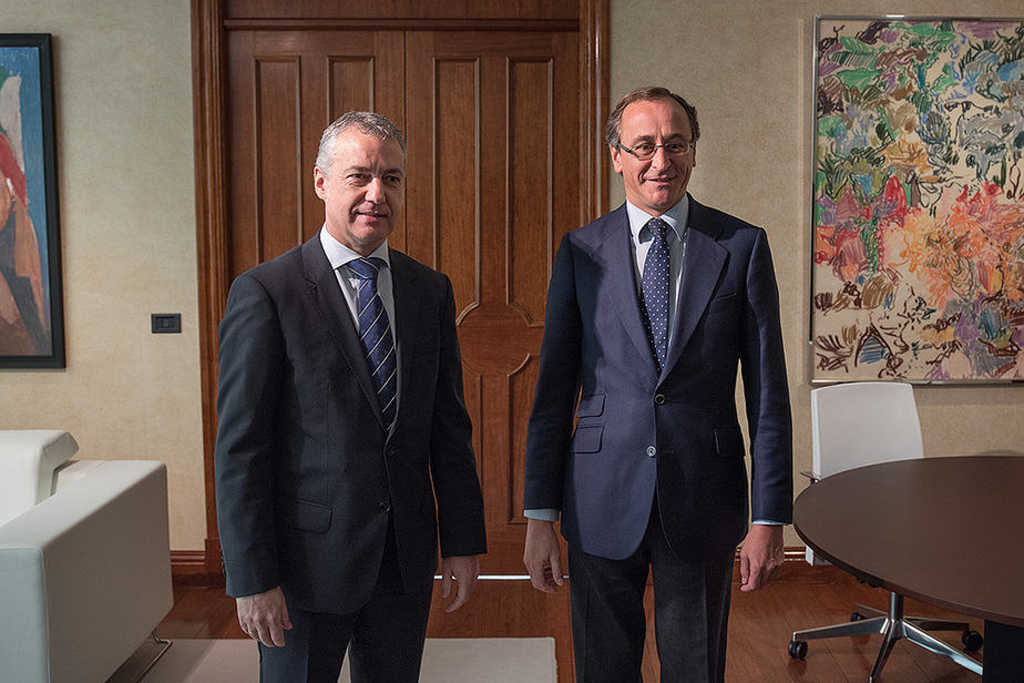 El lehendakari Iñigo Urkullu junto al presidente del PP vasco, Alfonso Alonso. FOTO: Gobierno Vasco