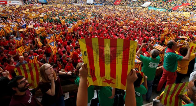 Escritores y artistas catalanes contra el referéndum