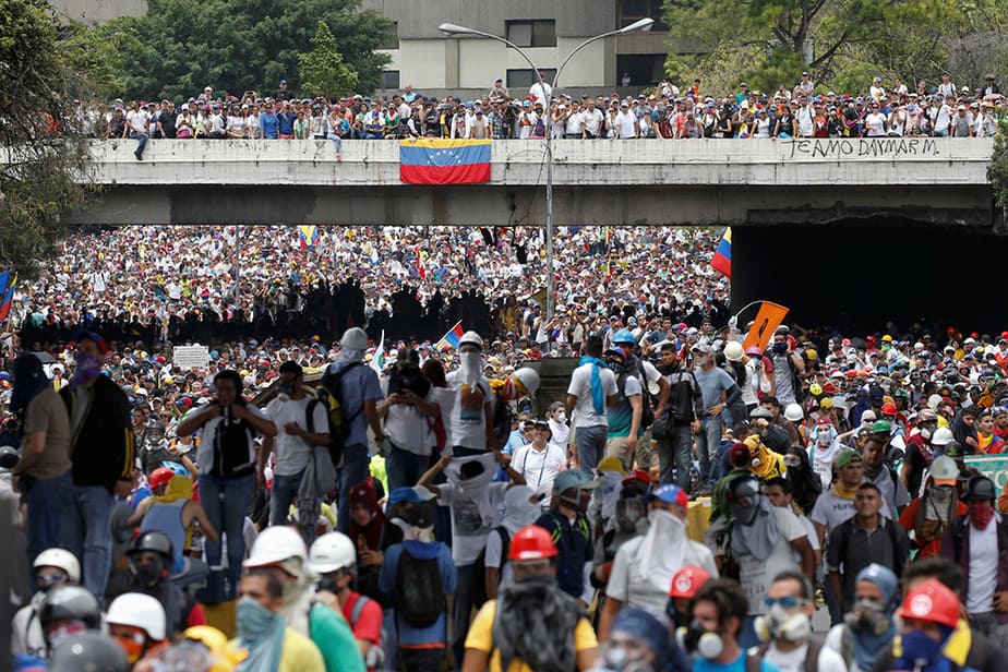 Protestas en las calles de Venezuela. FOTO: Reuters