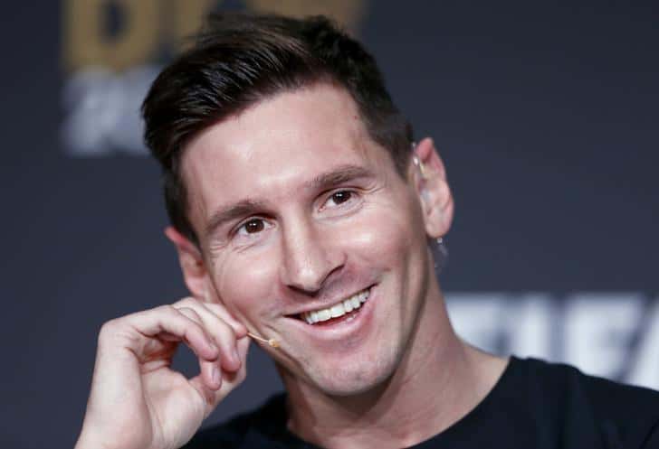 Nominee for the 2015 FIFA World Player of the Year FC Barcelona's Lionel Messi of Argentina attends a news conference prior to the Ballon d'Or 2015 awards ceremony in Zurich, Switzerland, January 11, 2016. REUTERS/Arnd Wiegmann