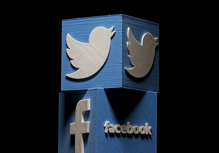 Las redes sociales más conocidas son Twitter y Facebook.