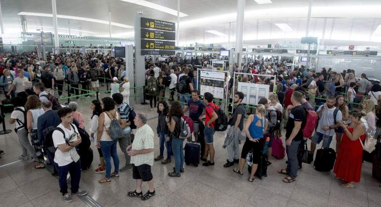 El vicepresidente del lobby que agrupa a las principales empresas turísticas, Exceltur, José Luis Zoreda, ha declarado que una potencial huelga del personal de Aena y Enaire en los aeropuertos españoles sería "terrorífica, indeseable y perfectamente corregible".