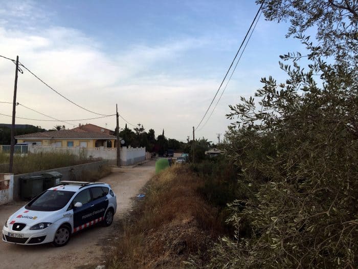 Los Mossos alertan a los vecinos antes las explosiones controladas en Alcanar