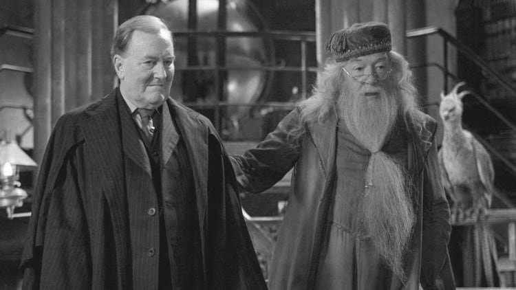 Robert Hardy (izquierda) y Michael Gambon (derecha) en una escena de una película de 'Harry Potter'