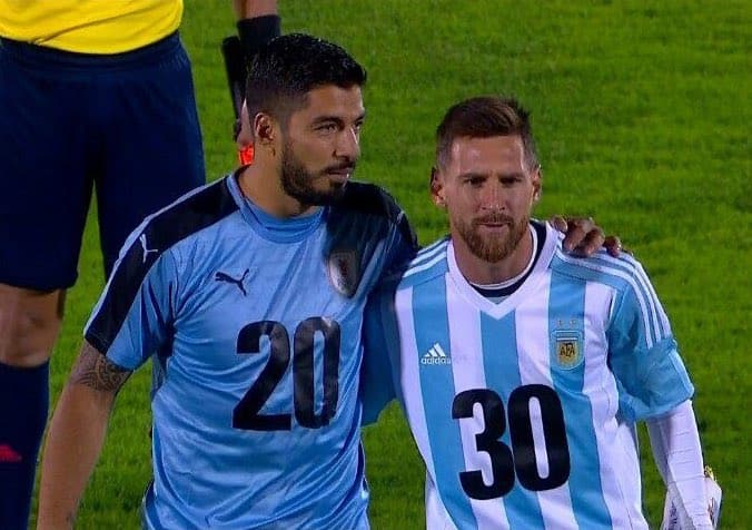 Luis Suarez de Uruguay y Lionel Messi de Argentina