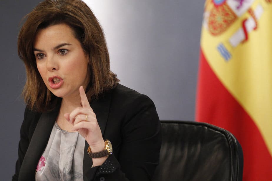Paro La vicepresidenta Sáenz de Santamaría ha insistido en que la contratación indefinida se ha incrementado un 12'5% en el último año