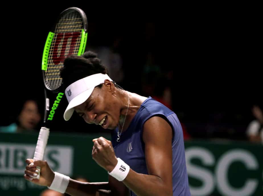 Venus Williams le ganó 7-5 y 6-4 a Muguruza y la eliminó de Singapur. Reuters