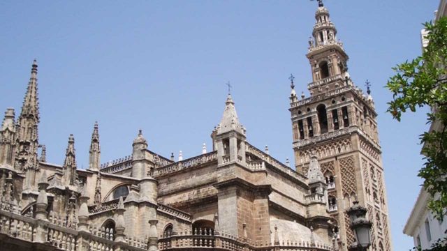 Catedral y Giralda de Sevilla. / commons.wikimedia.org