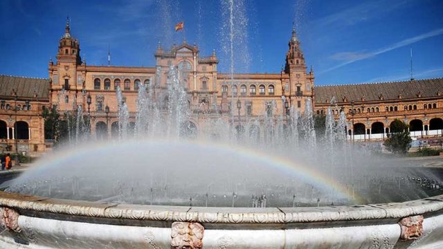 Plaza de España de Sevilla. / commons.wikimedia.org