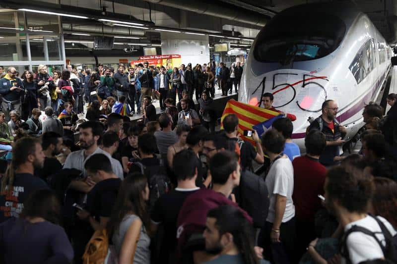 Ibex cierra una semana desastrosa lastrado por la situación en Cataluña