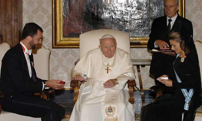 El Papa Santo con los Reyes de España