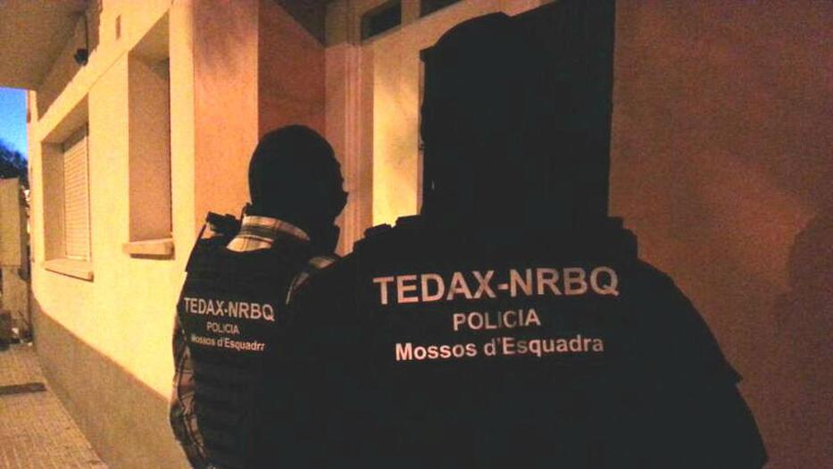 Operación antiyihadista. Los Mossos buscan explosivos en una operación antiyihadista en Barcelona