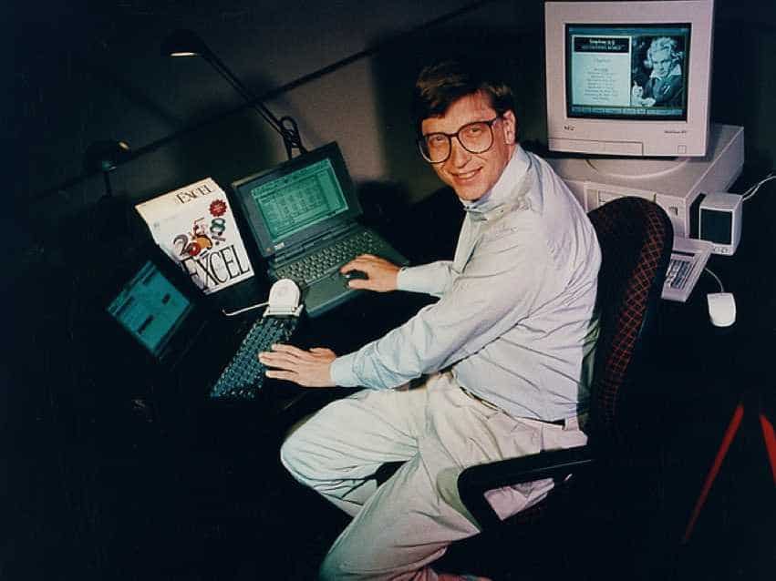Bill Gates con sistema para IBM