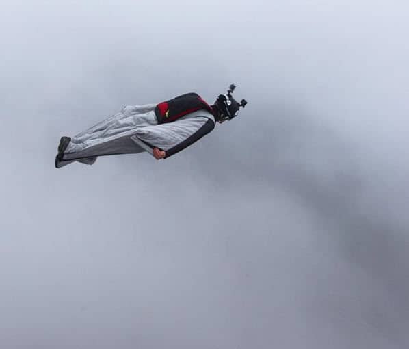 El traje de alas o wingsuit ha abierto un capítulo importante en la evaluación del inagotable sueño vuelo humano