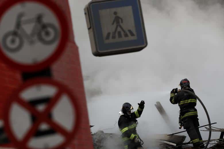 Luto en Brasil tras derrumbe de edificio en Sao Paulo