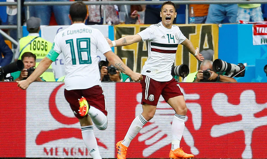 Soccer Football - World Cup - Group F - South Korea vs Mexico - Rostov Arena, Rostov-on-Don, Russia - June 23, 2018   Mexico's Javier Hernandez celebrates scoring their second goal with Andres Guardado    REUTERS/Jason Cairnduff