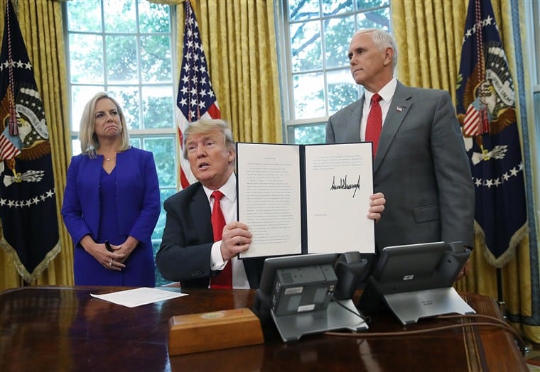 Trump promulga decreto para las familias de migramtes