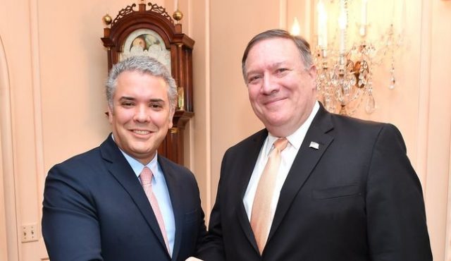 El presidente electo de Colombia, Iván Duque, junto al secretario de Estado de EEUU, Mike Pompeo.