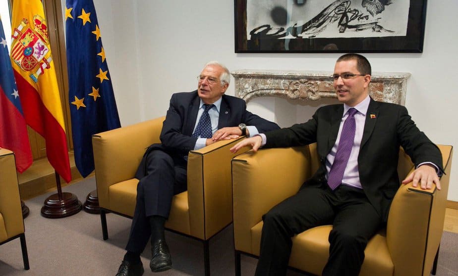 Borrell: España "no abanderará la línea" de sanciones para Venezuela