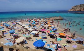 España prevé alcanzar 30,4 millones de turistas internacionales este verano
