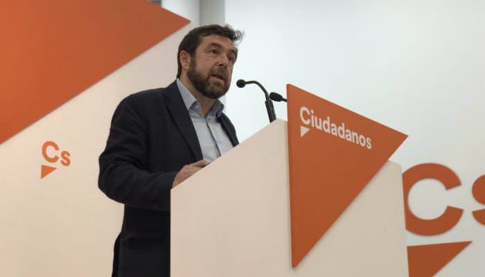 Ciudadanos insiste en que Sánchez ampara a Torra por sus deudas con el independentismo