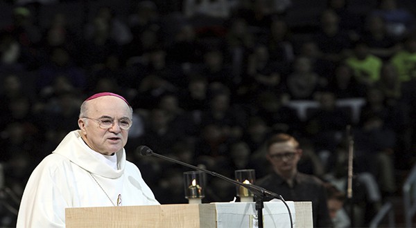 El arzobispo Vigano ha criticado a la cúpula de El Vaticano (Reuters)