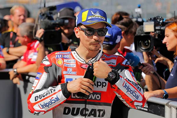 Jorge Lorenzo consigue su tercera pole consecutiva al quedarse con el mejor tiempo en la sesión de clasificación de MotoGP en Aragón