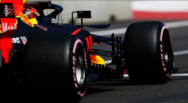piloto australiano de Red Bull Daniel Ricciardo ganó la pole para el Gran Premio de México de Fórmula Uno