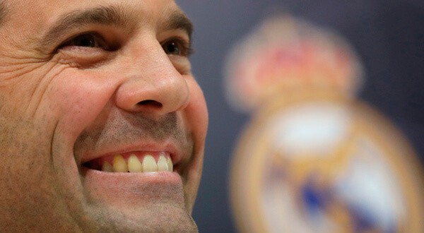 El técnico interino del Real Madrid, Santiago Solari, participa de una conferencia de prensa. REUTERS/Susana Vera