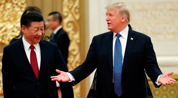 En la imagen de archivo, el presidente de EEUU, Donald Trump, y el de China, Xi Jinping, en Pekín, China, 9 de noviembre de 2017. REUTERS/Jonathan Ernst