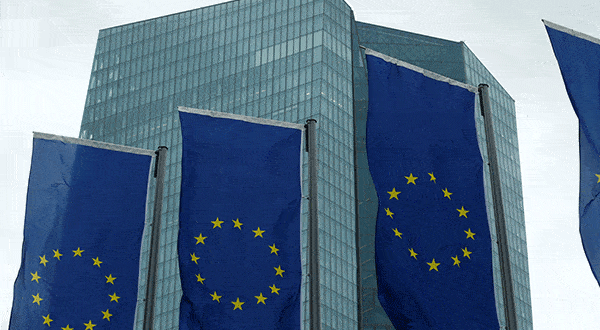 Comisión Europea busca impulsar el papel del euro/REUTERS