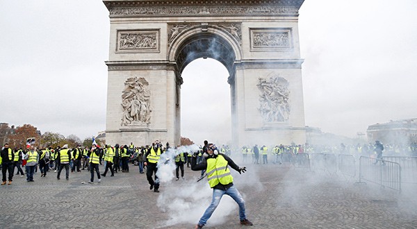 Protestas de los "chalecos amarillos" dejan al menos 129 detenidos en Francia/Reuters