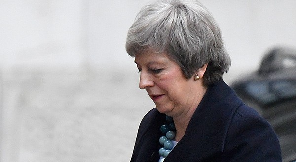 Theresa May podría retrasar votación parlamentaria sobre el acuerdo del Brexit, debido a que pareciera inminente su derrota/Reuters
