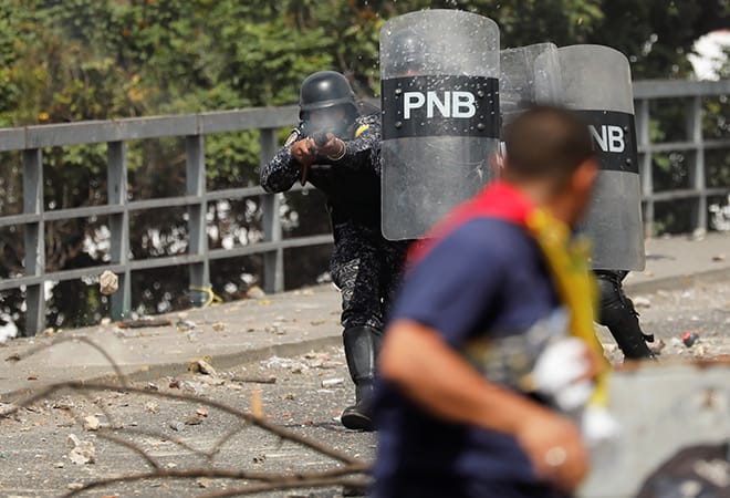 La única salida en Venezuela es política, no jurídica
