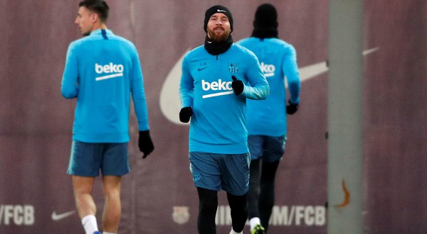 Lionel Messi entrena con sus compañeros en la última sesión previa al Clásico de Copa del Rey