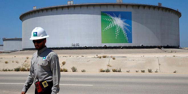 Arabia Saudí presiona para subir el precio del crudo