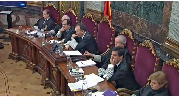 A través de su presidente Manuel Marchena, el Supremo de España respondió a la presidenta del Congreso Meritxell Batet que es responsabilidad parlamentaria ejecutar la suspensión de los diputados secesionistas en prisión preventiva.