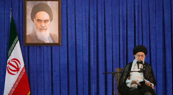 Cualquier gran decisión debe pasar por "el líder supremo" de Irán, el Ayatolá Ali Jamenei.